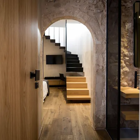 Monastery Estate Venetian Harbor ホテル