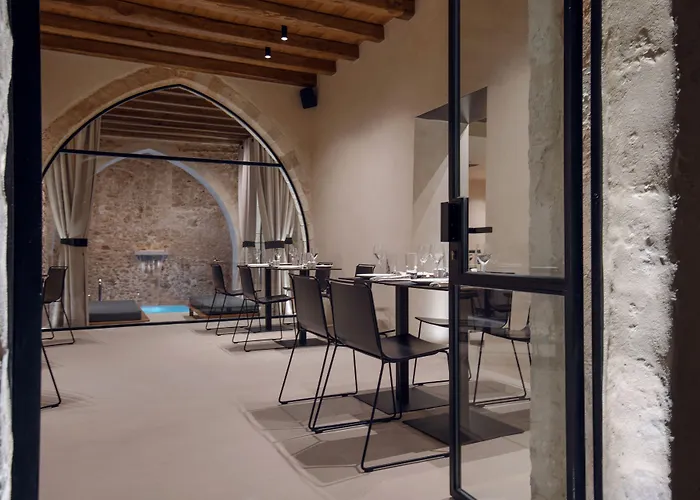 Monastery Estate Venetian Harbor ハニア