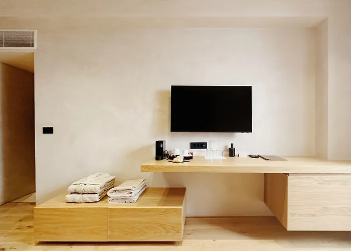 Monastery Estate Venetian Harbor ハニア